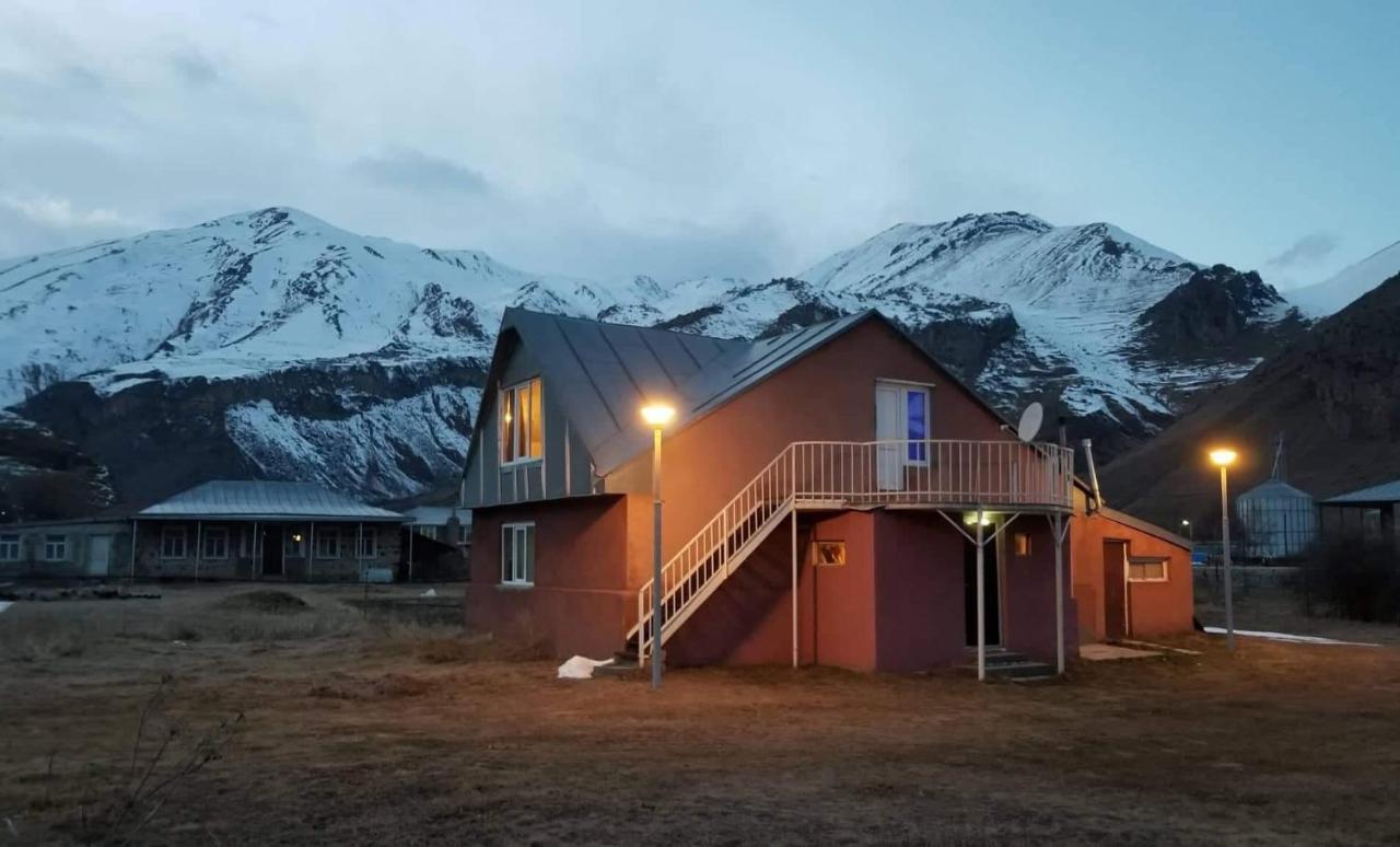 Villa Little Star Kazbegi Exterior foto