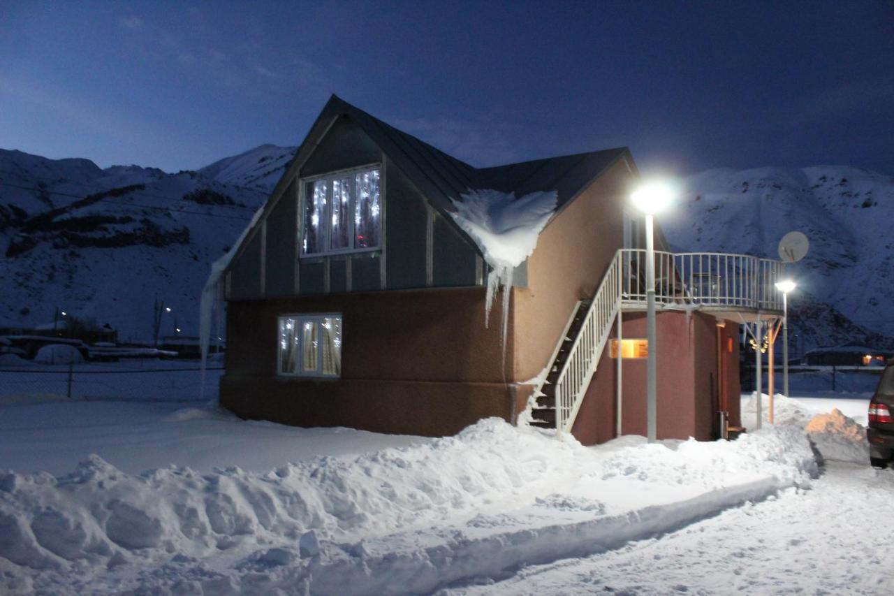 Villa Little Star Kazbegi Exterior foto